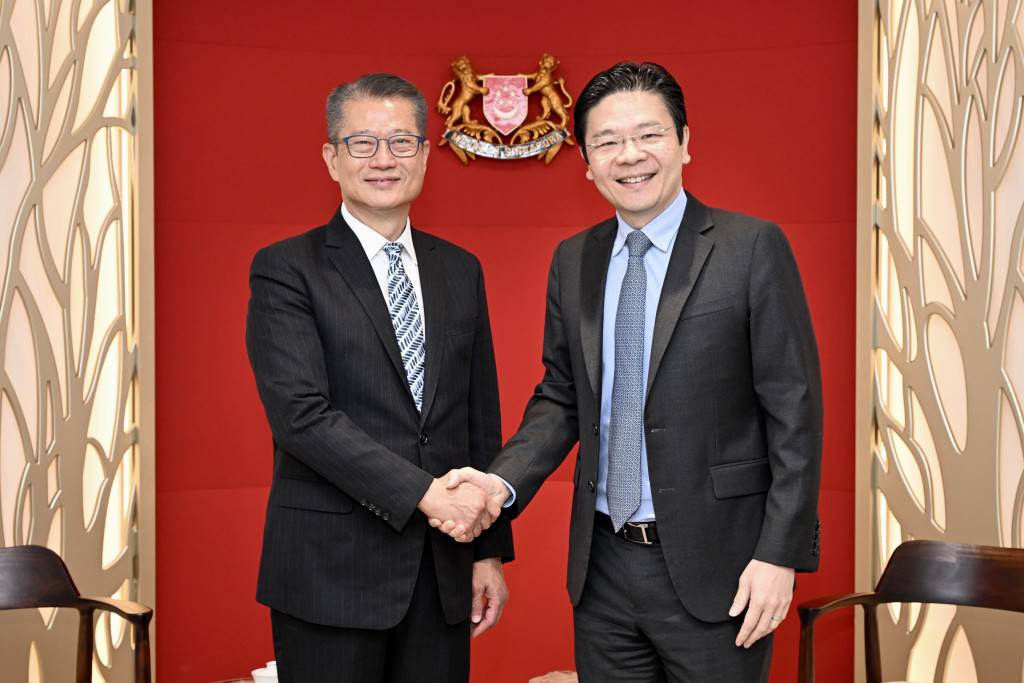 陳茂波訪新加坡 與財長、企業代表等會面 介紹香港優勢